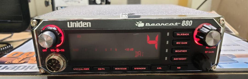Uniden CB Radio - Uniden BEARCAT 880 CB Radio - CB Radio Supply